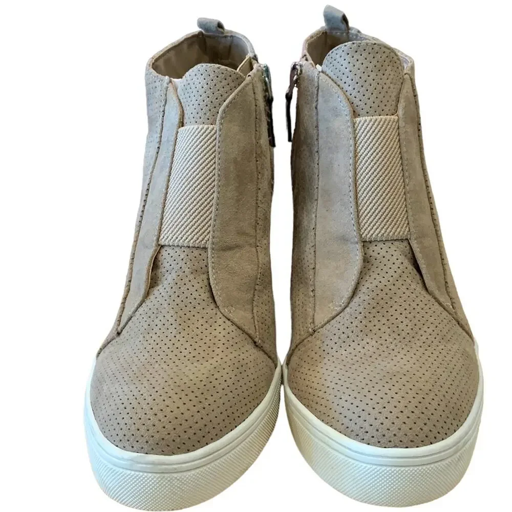 Mia hidden wedge Christi micro‎ suede booties perforated platform size 9.5 - Picture 5 of 6